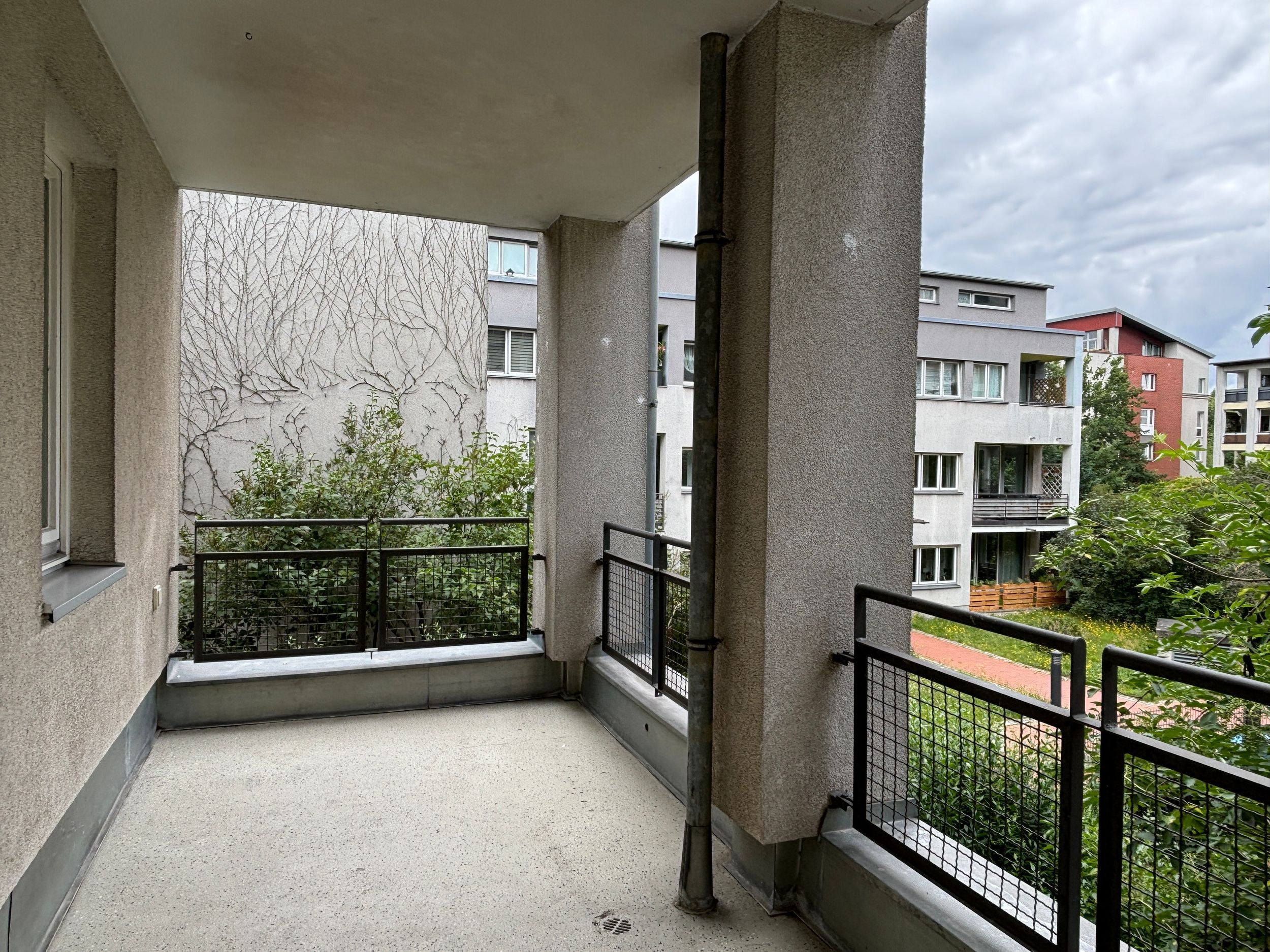 Kleine Familienwohnung mit Balkon und Einbauküche!